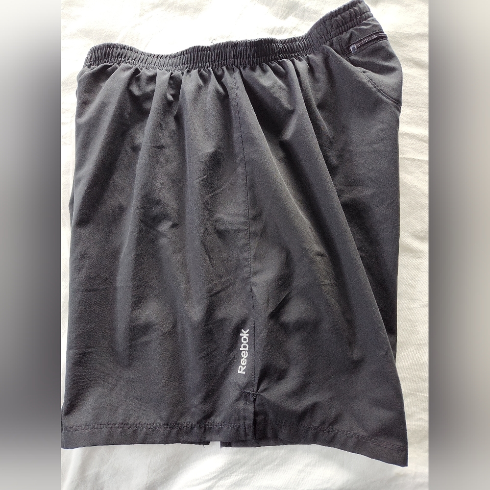 REEBOK Men's Athletic Shorts. Size Large. Drawstring Elastic Waist. Lined Inside